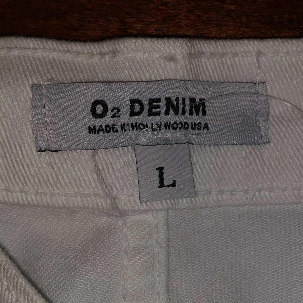 O2 Denim White Jean Shorts - Picture 3 of 8